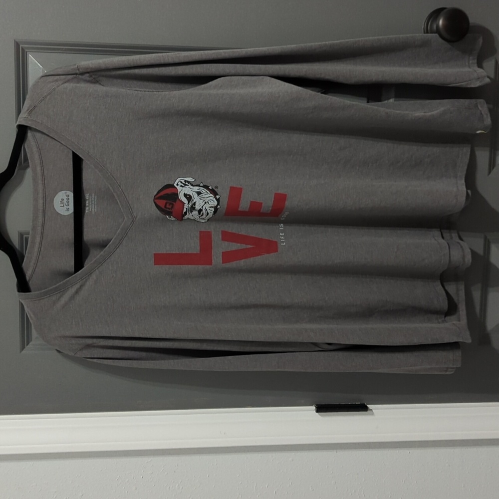 Life Is Good nwot UGA v neck long sleeve XXL